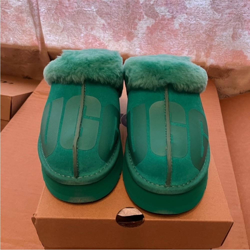 UGG Disquette emerald  green indoor outdoor slippers